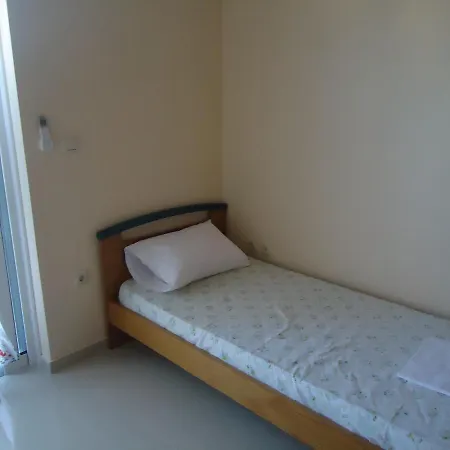 Apartamento 4 Beds, 1 Crib Kalamata