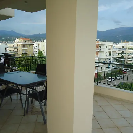 4 Beds, 1 Crib Apartamento *